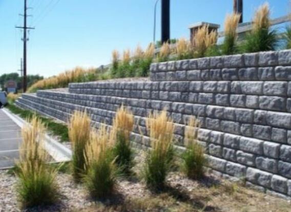 am image of a retaining wall in livermore, ca